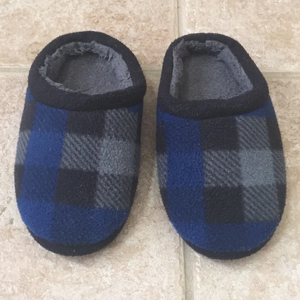 Cuddl Duds Boys Buffalo Check Fleece Slippers